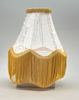 Abat-jour_boboboom en dentelle blanche et frange or