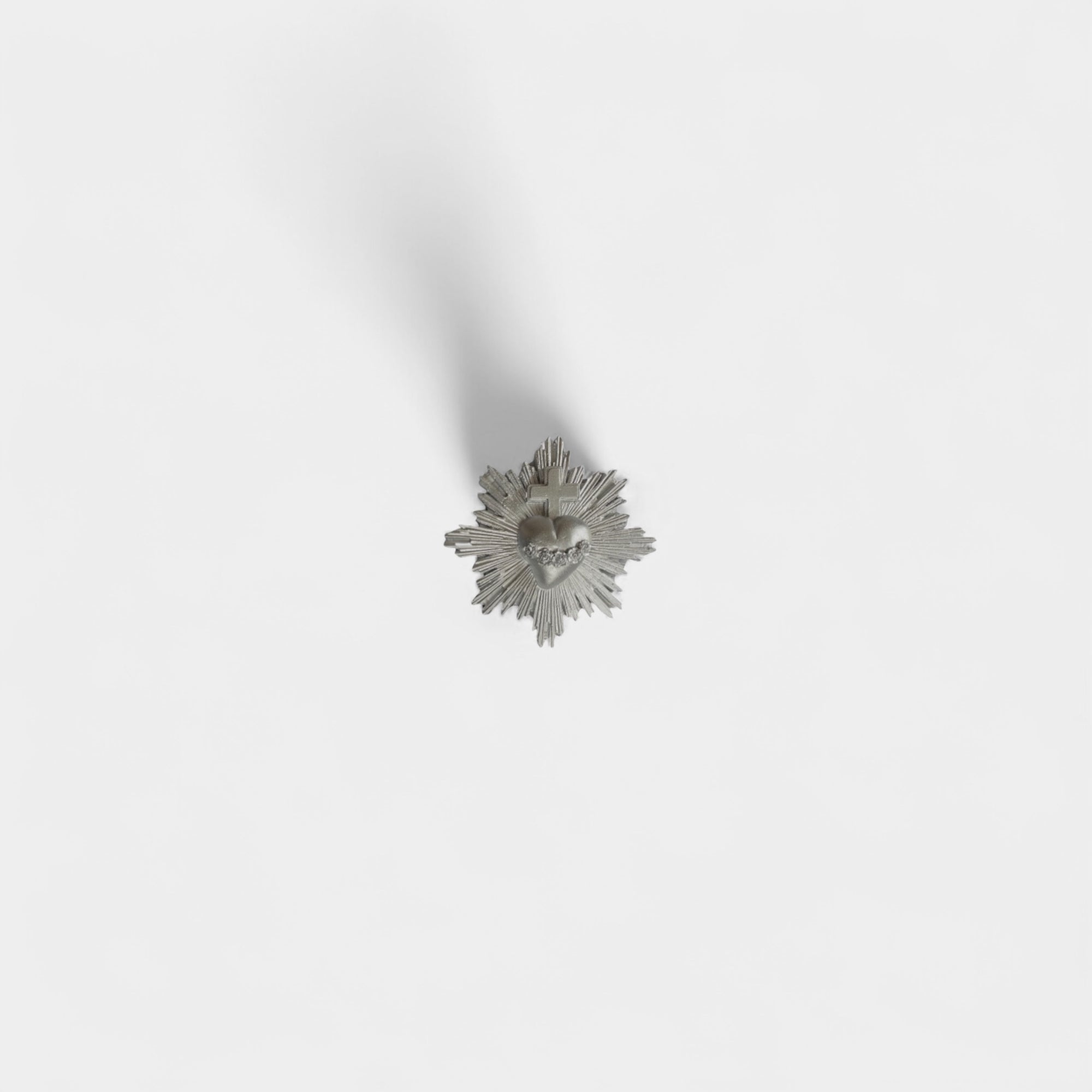 Ex-voto pin