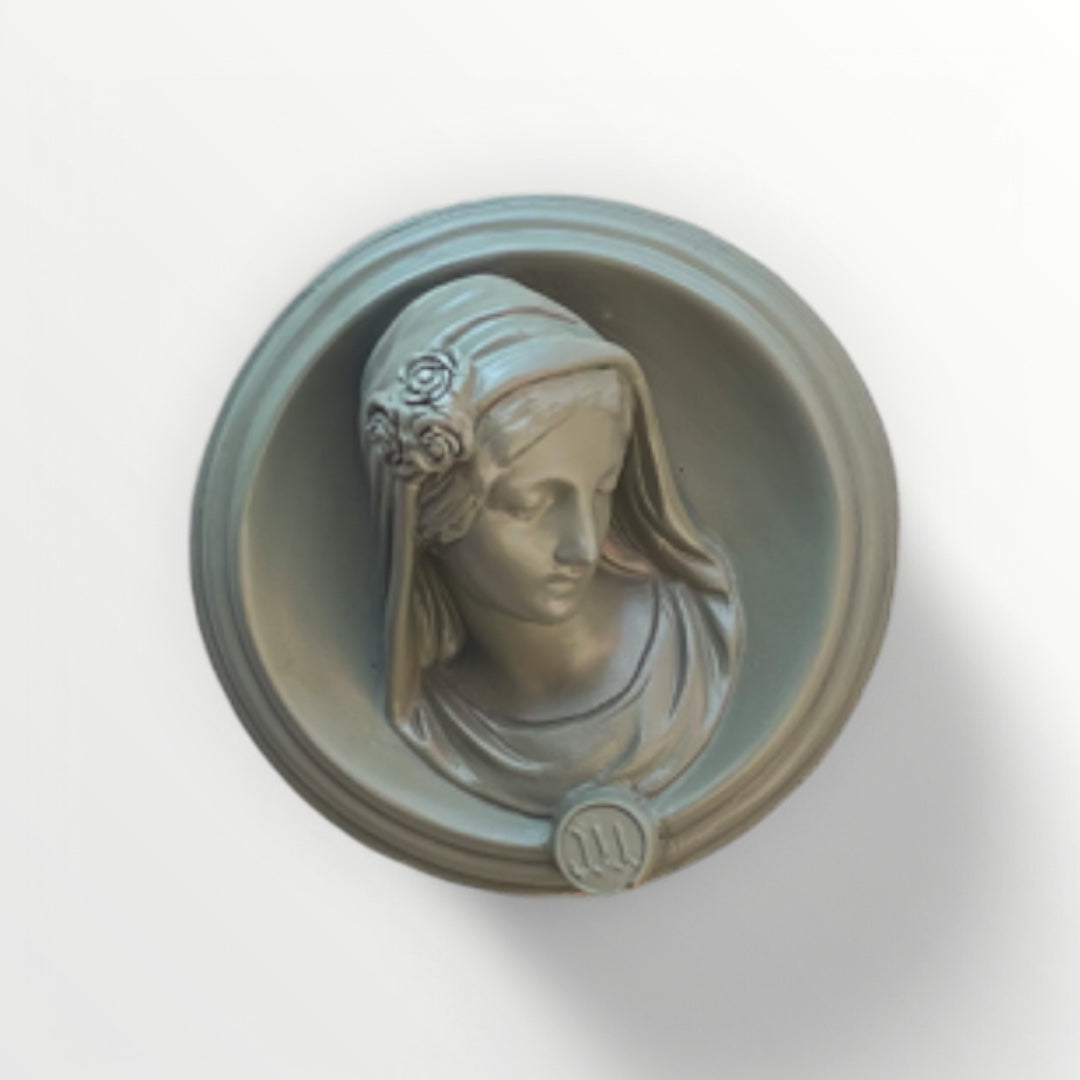 Ex-voto visage de Marie en relief - Selfie olive