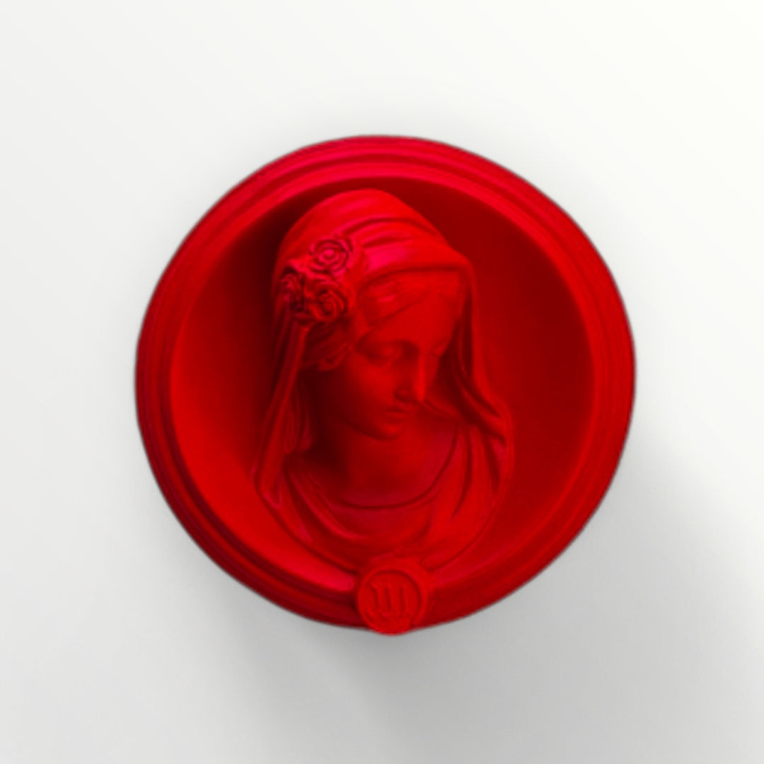 Ex-voto visage de Marie en relief - Selfie rouge carmin