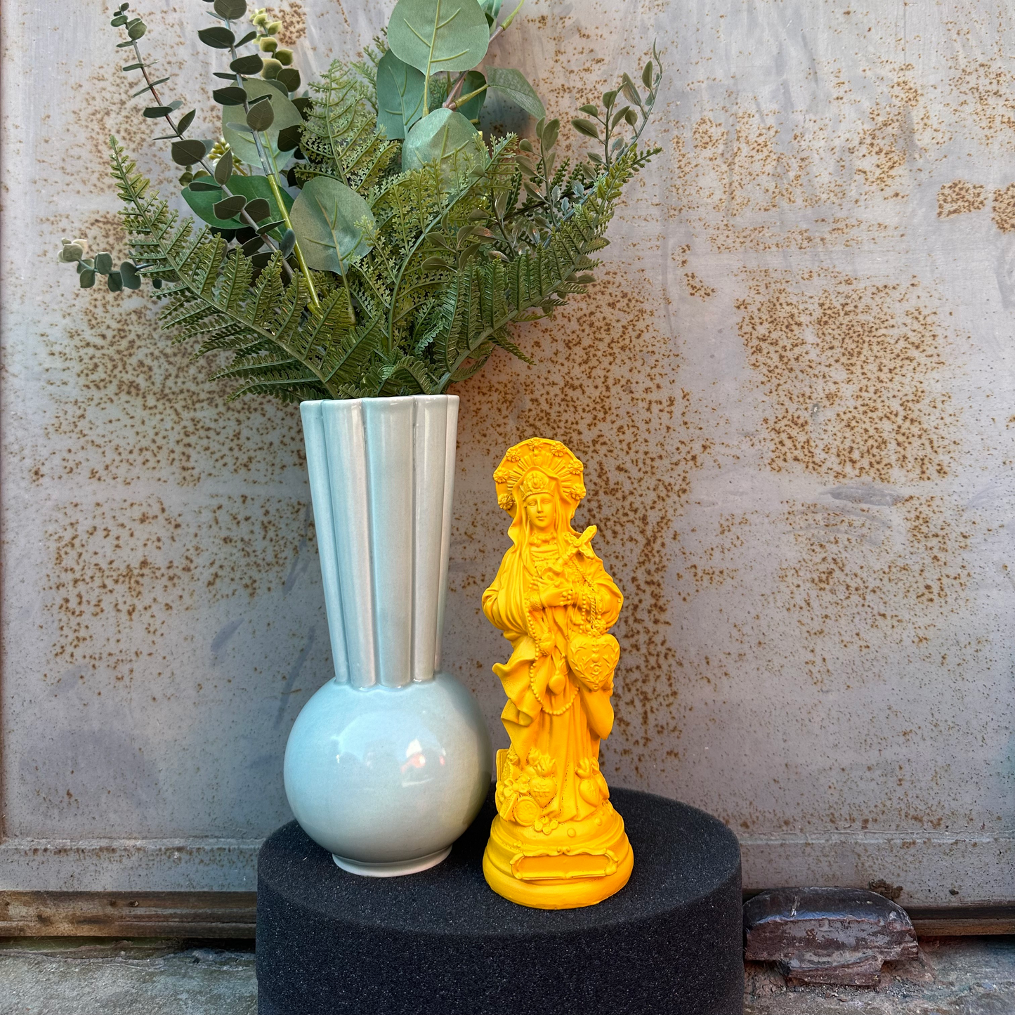 Statuette Sainte Erzulie-Freda - Couleurs automne/hiver jaune ambre