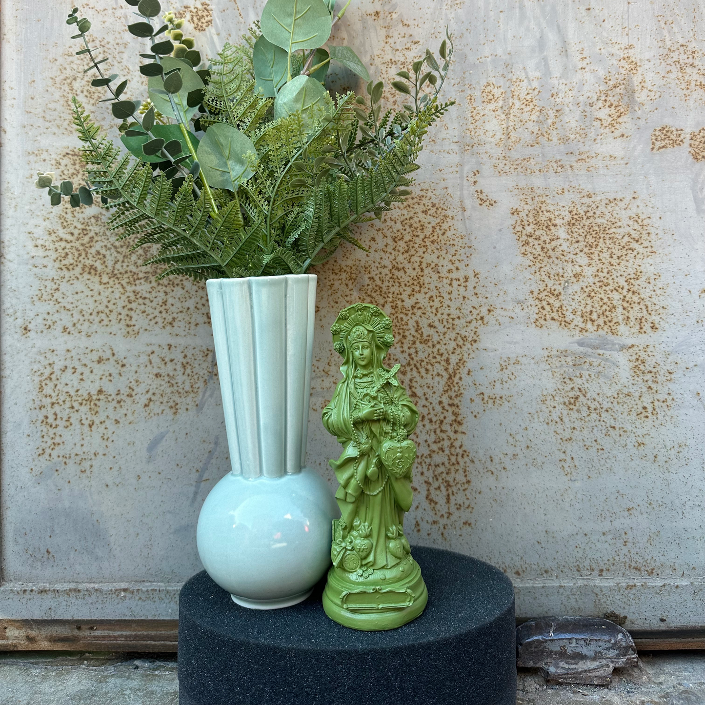 Statuette Sainte Erzulie-Freda - Couleurs automne/hiver vert kaki