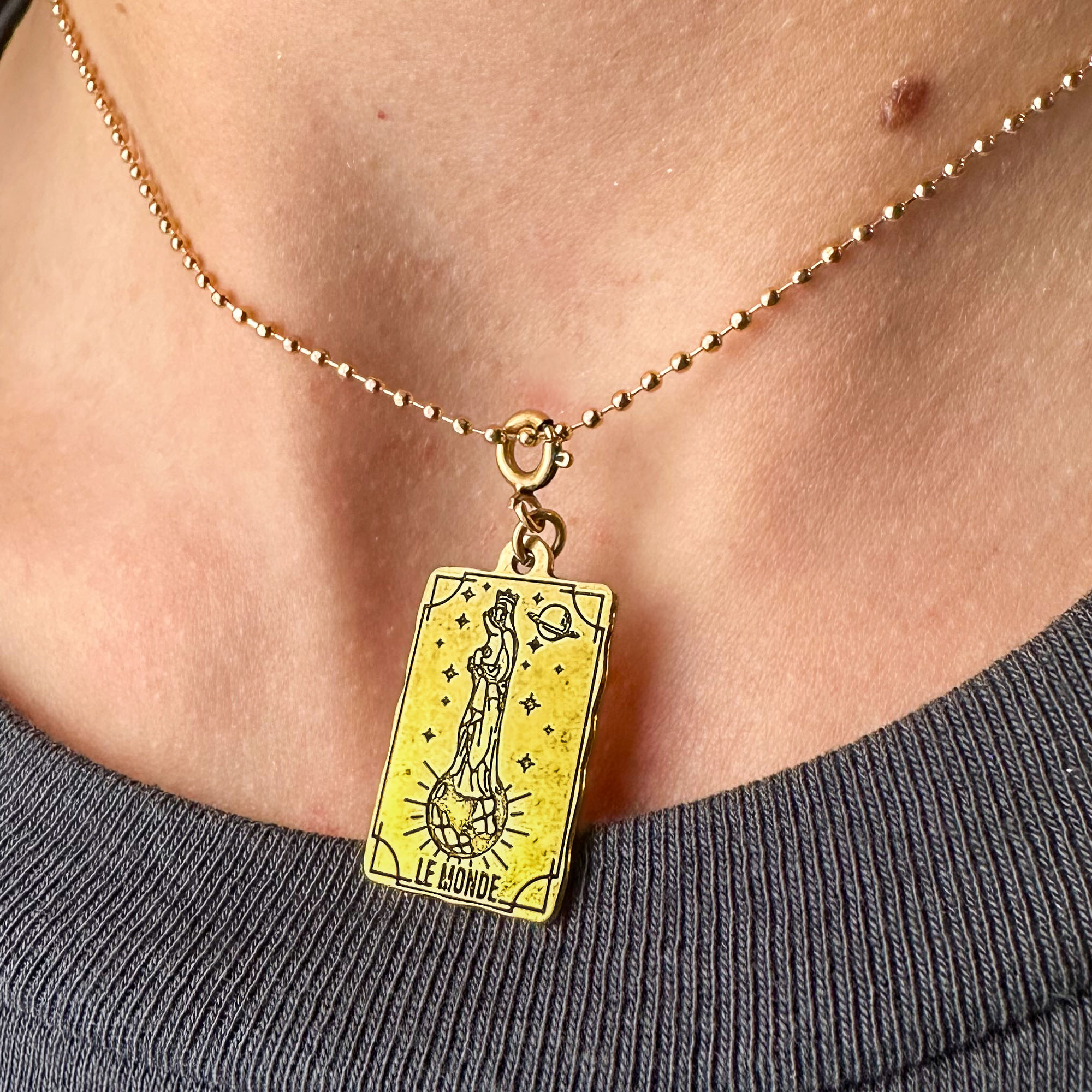 Collier Oracle de Marie - LE MONDE