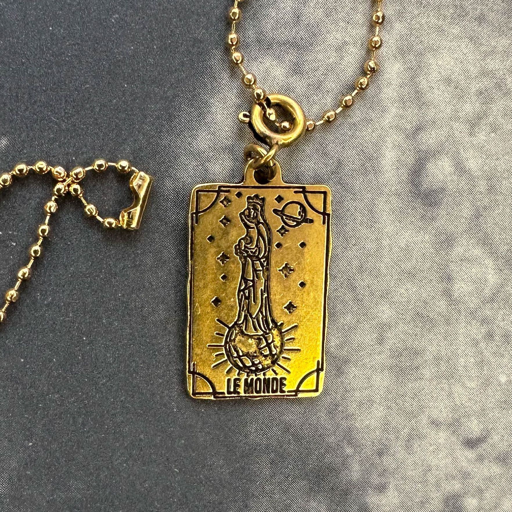 Collier Oracle de Marie - LE MONDE