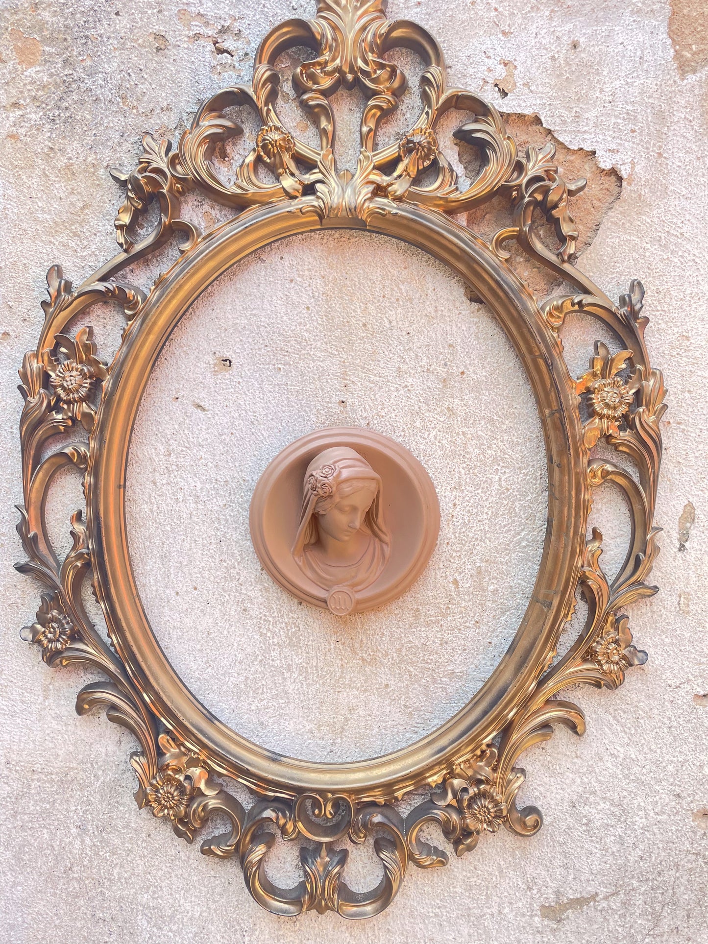 Ex-voto visage de Marie en relief "Selfie"