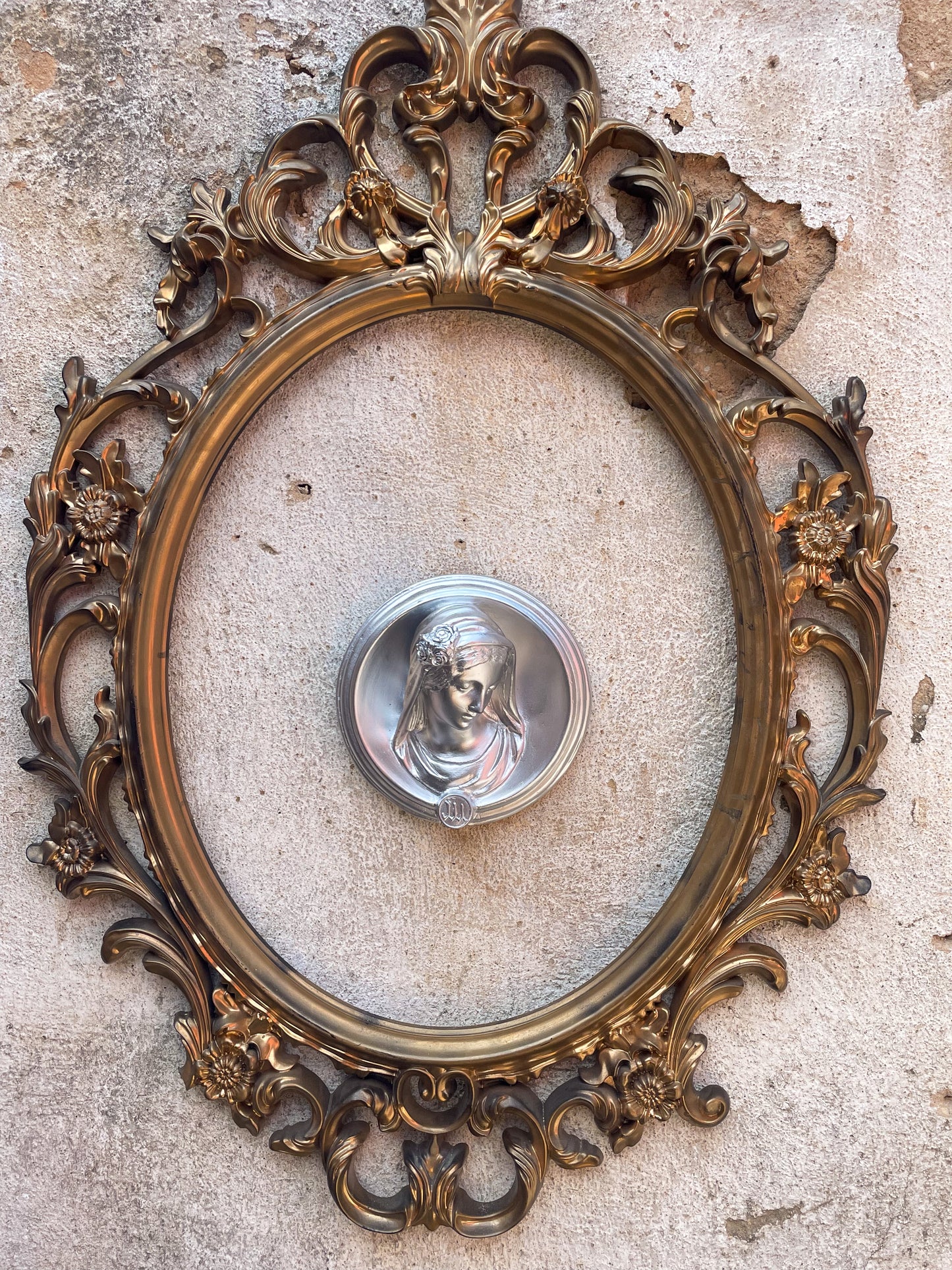 Ex-voto visage de Marie en relief "Selfie"