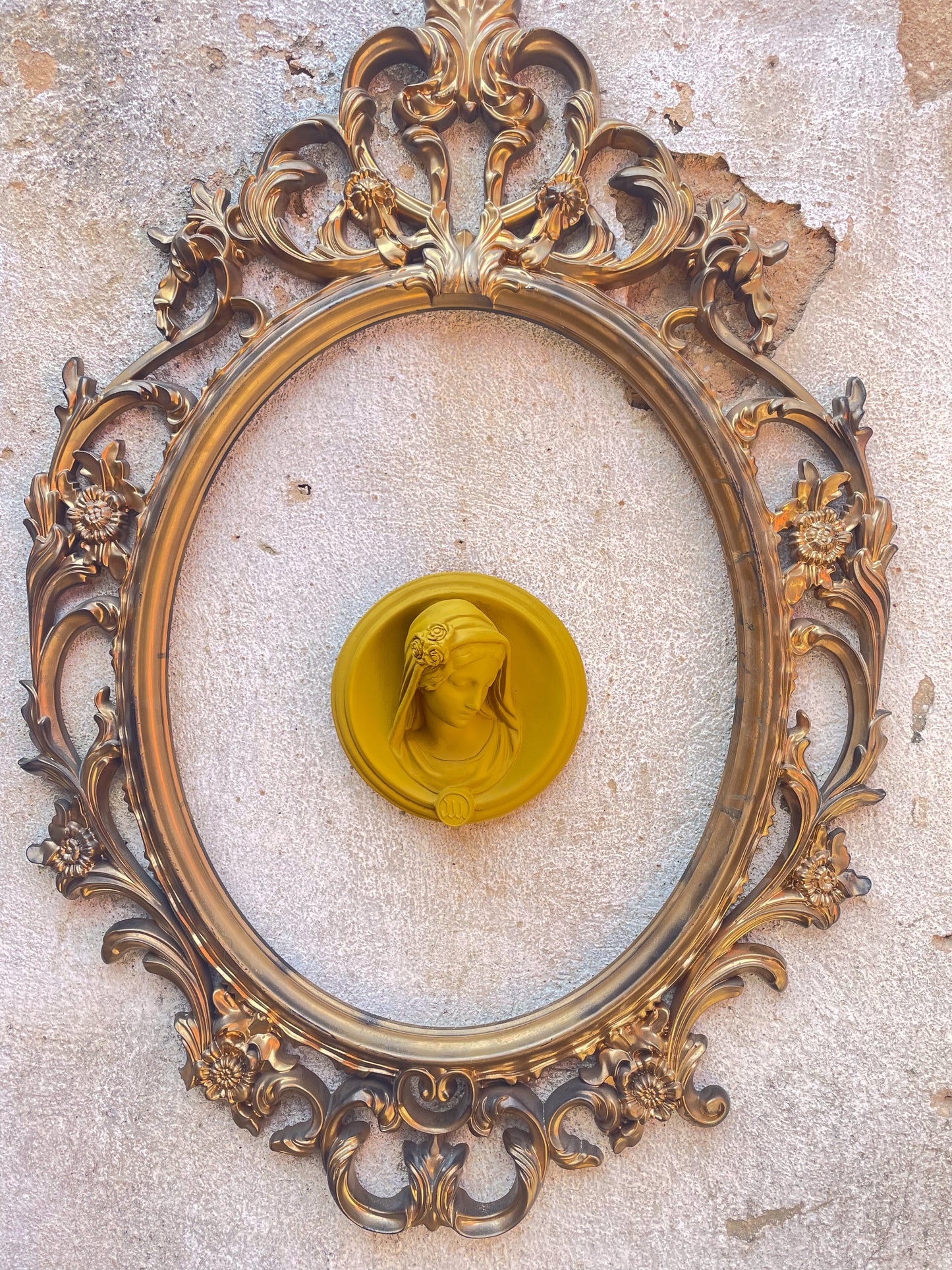Ex-voto visage de Marie en relief "Selfie"