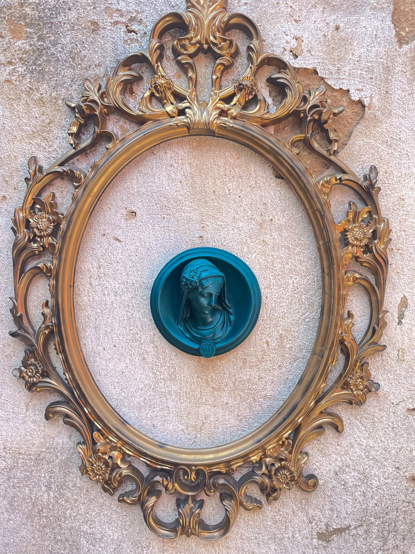 Ex-voto visage de Marie en relief "Selfie"