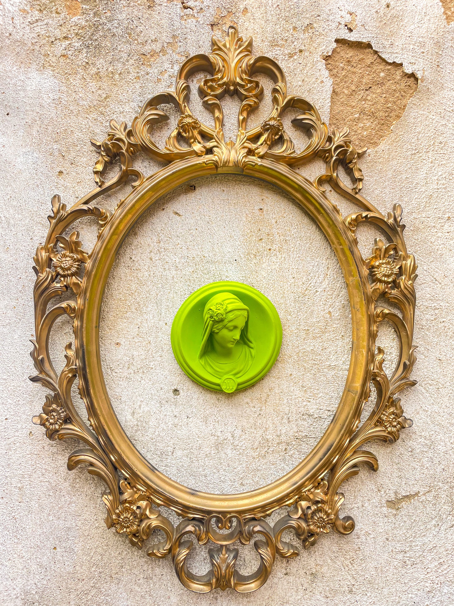 Ex-voto visage de Marie en relief "Selfie"