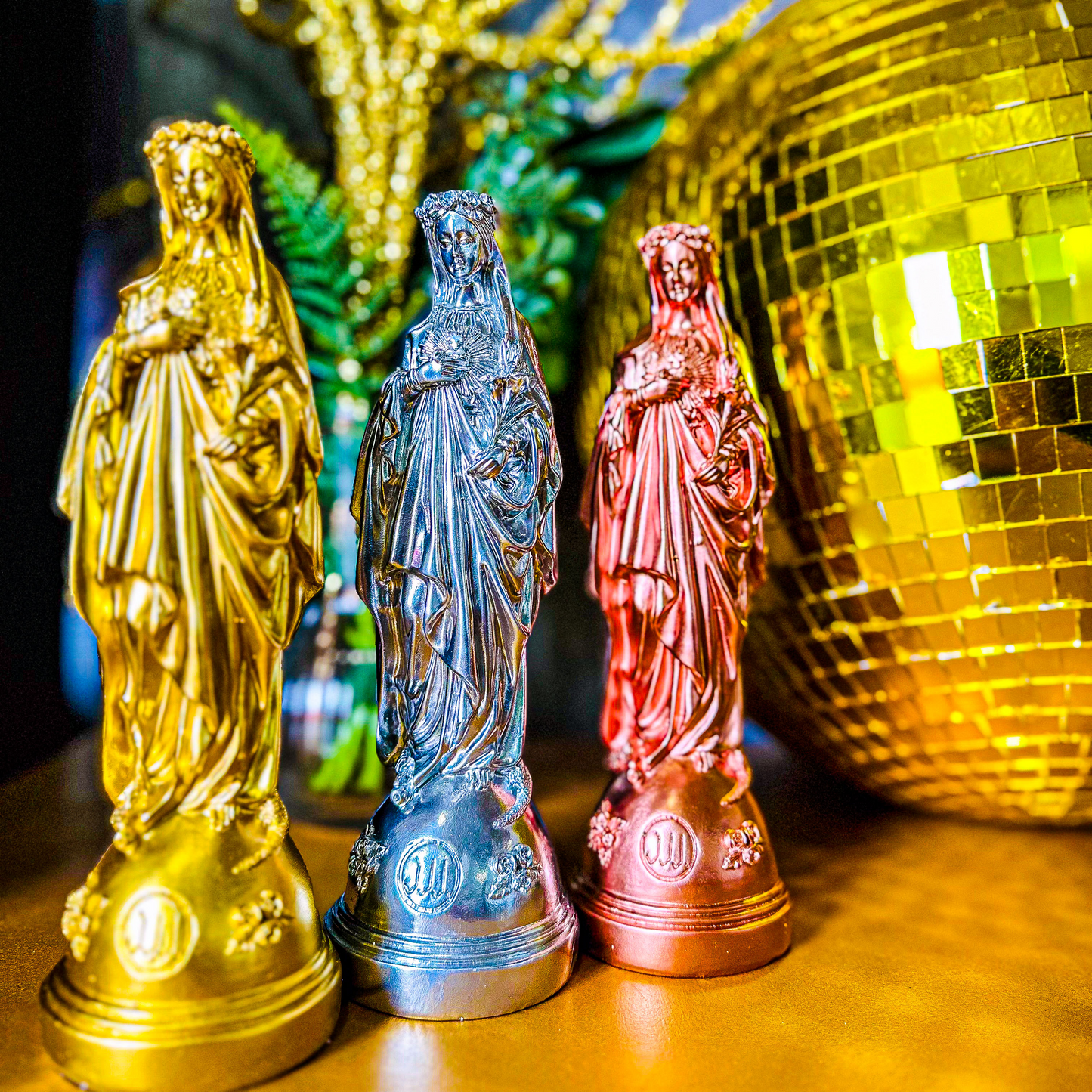 Statuettes Marie aux Fleurs