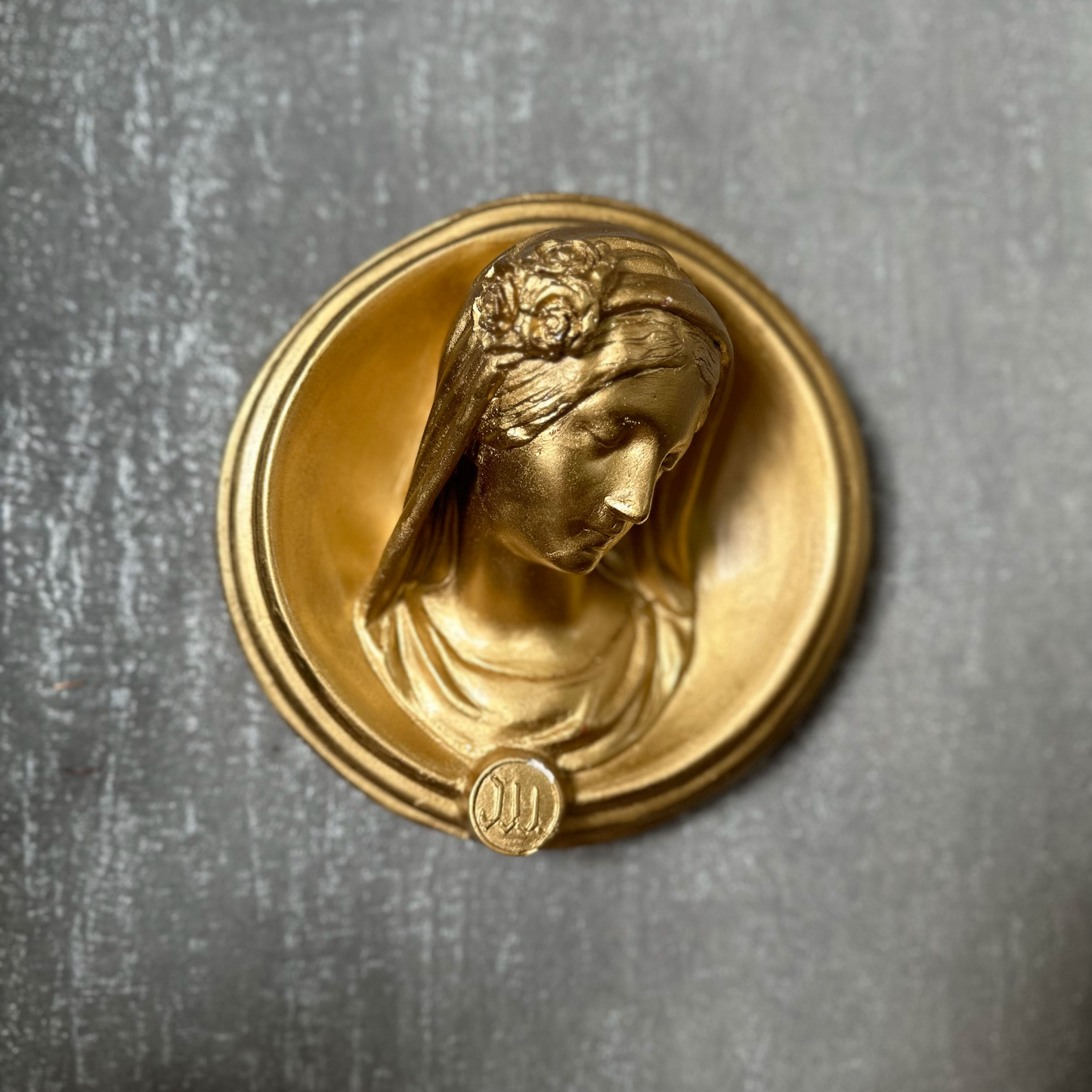 Ex-voto visage de Marie en relief "Selfie"