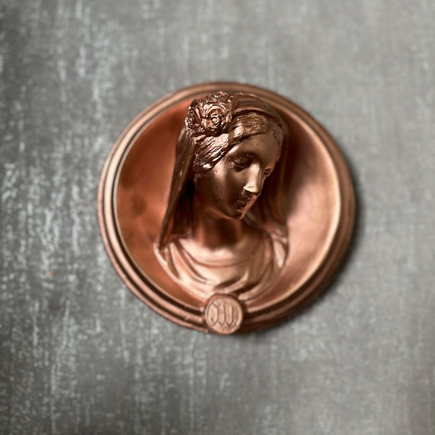 Ex-voto visage de Marie en relief "Selfie"