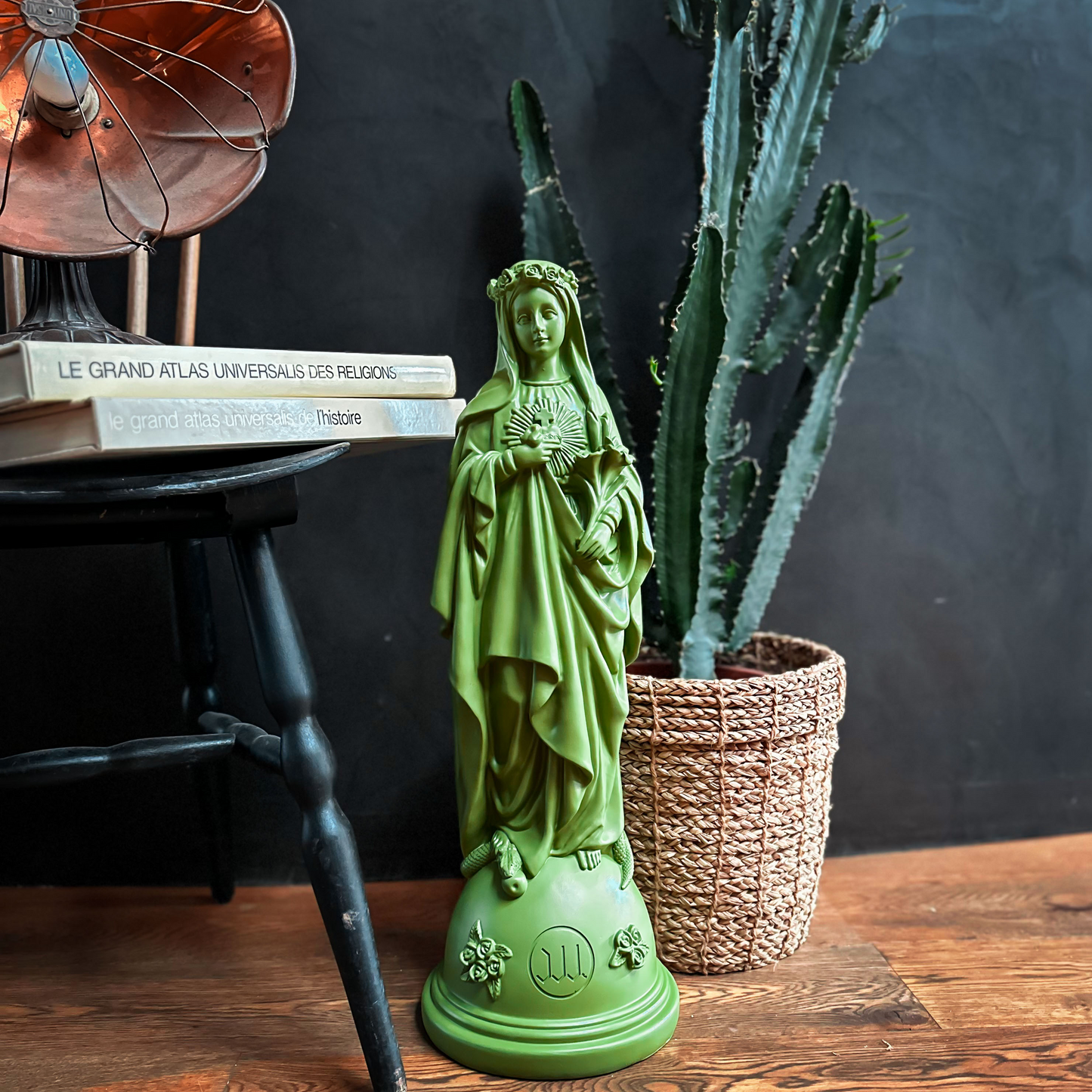 Statue Marie aux fleurs 60 cm J'ai vu la Vierge - Couleurs automne | hiver Vert kaki