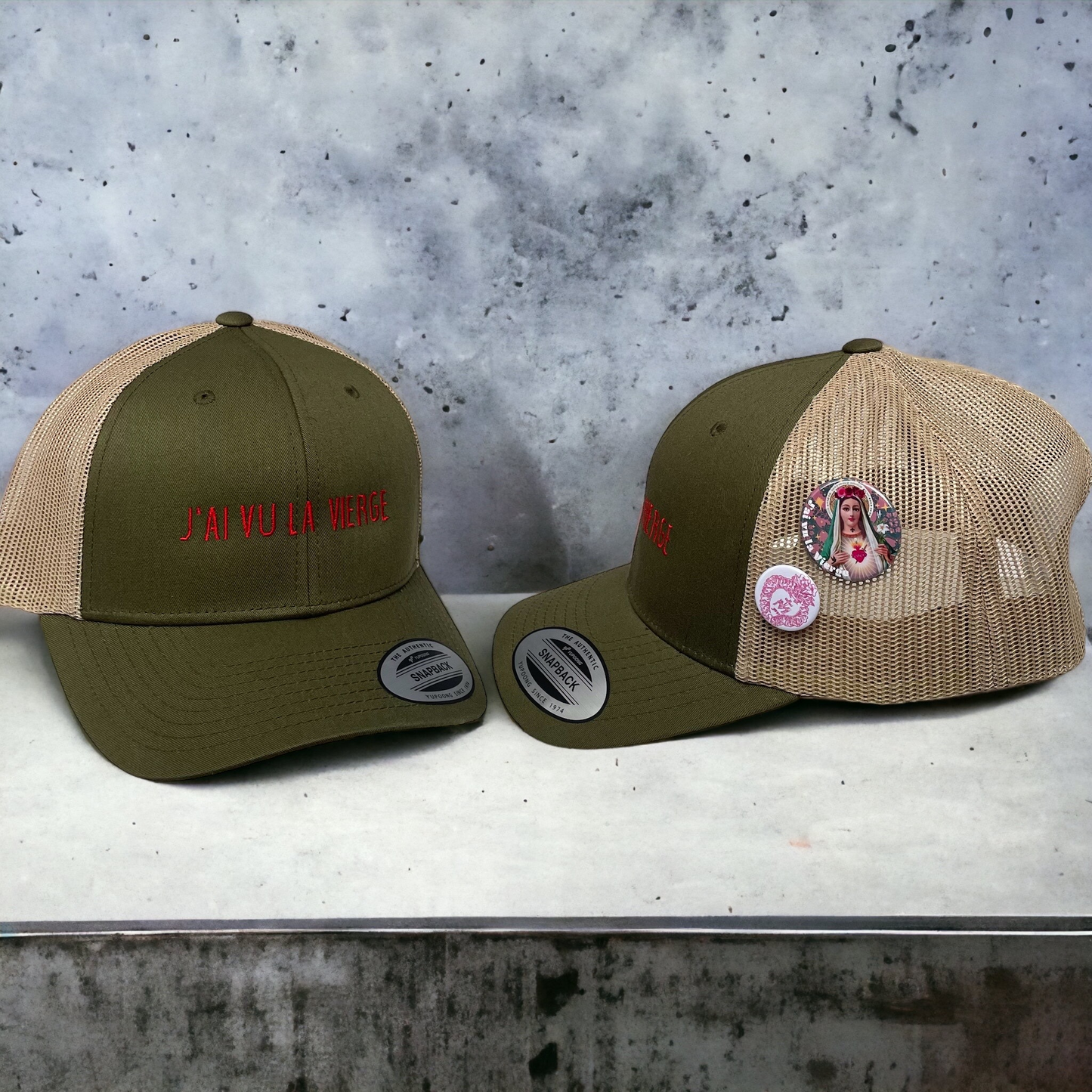 J'ai vu la Vierge - Casquette Retro Trucker unisexe pin's vert kaki