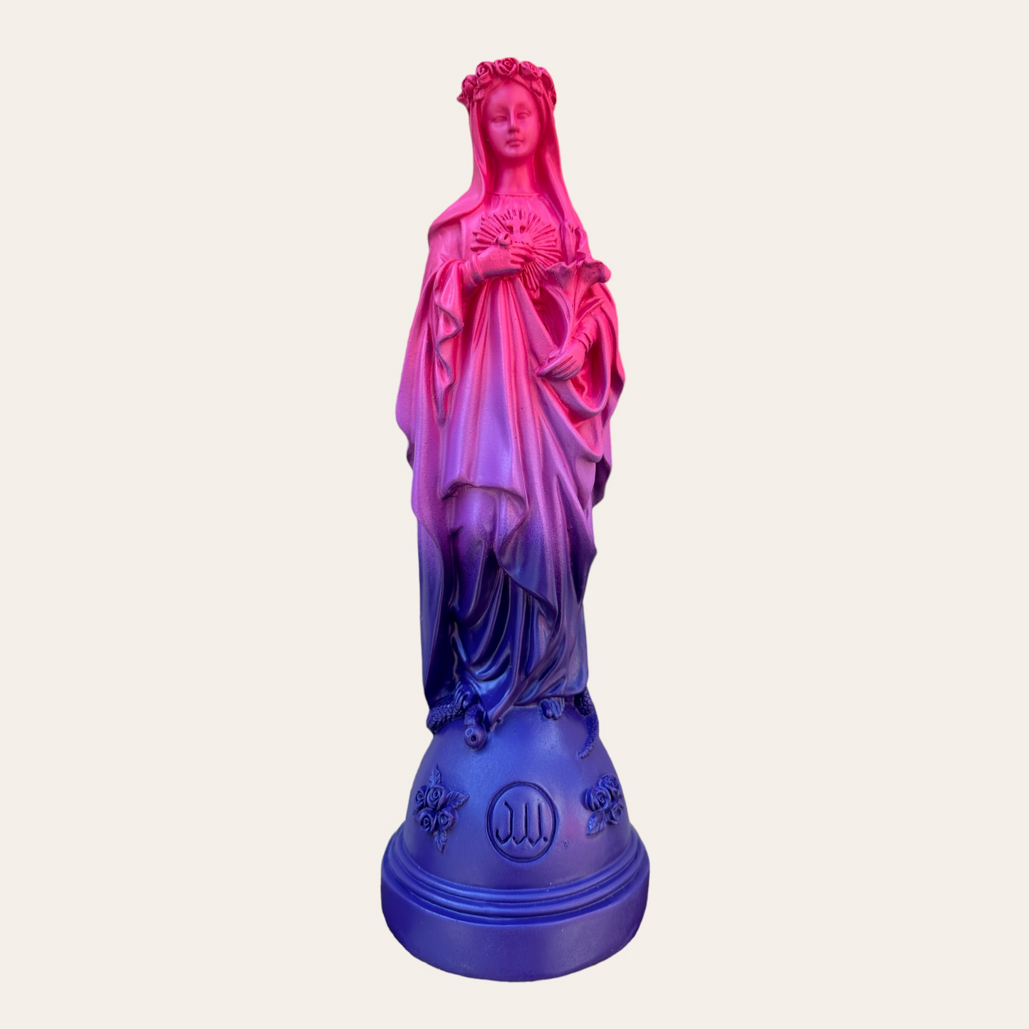 Statuette Marie aux fleurs couleurs Tie and Dye dégradé violet