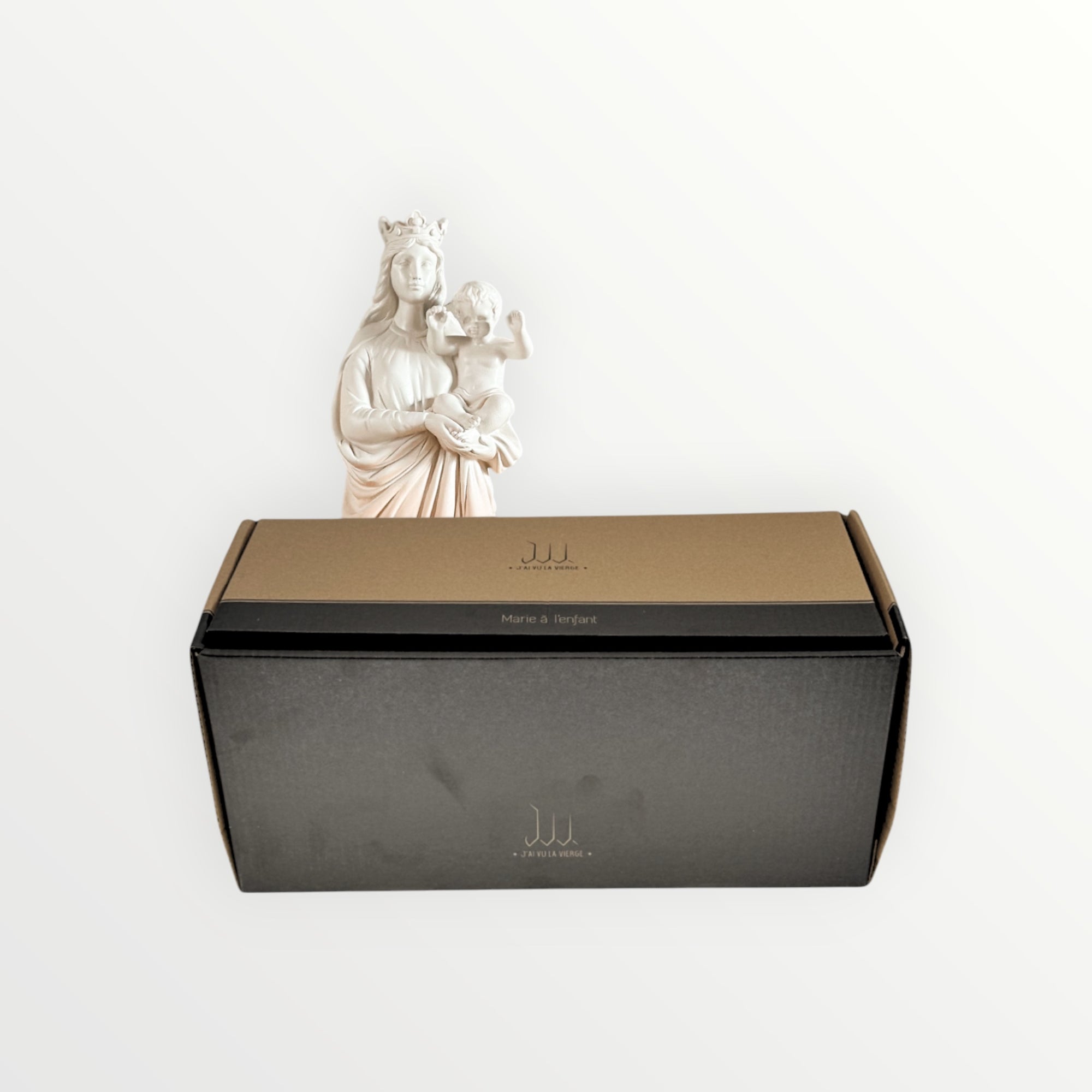 Statuettes de La Vierge à l’enfant – Notre-Dame-de-la-Garde - Les dégradés de couleurs packaging