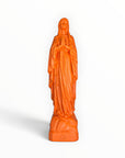 Statuette de la Vierge Marie de Lourdes, couleur Orange Chabada, collection Intemporelle – J'ai vu la Vierge