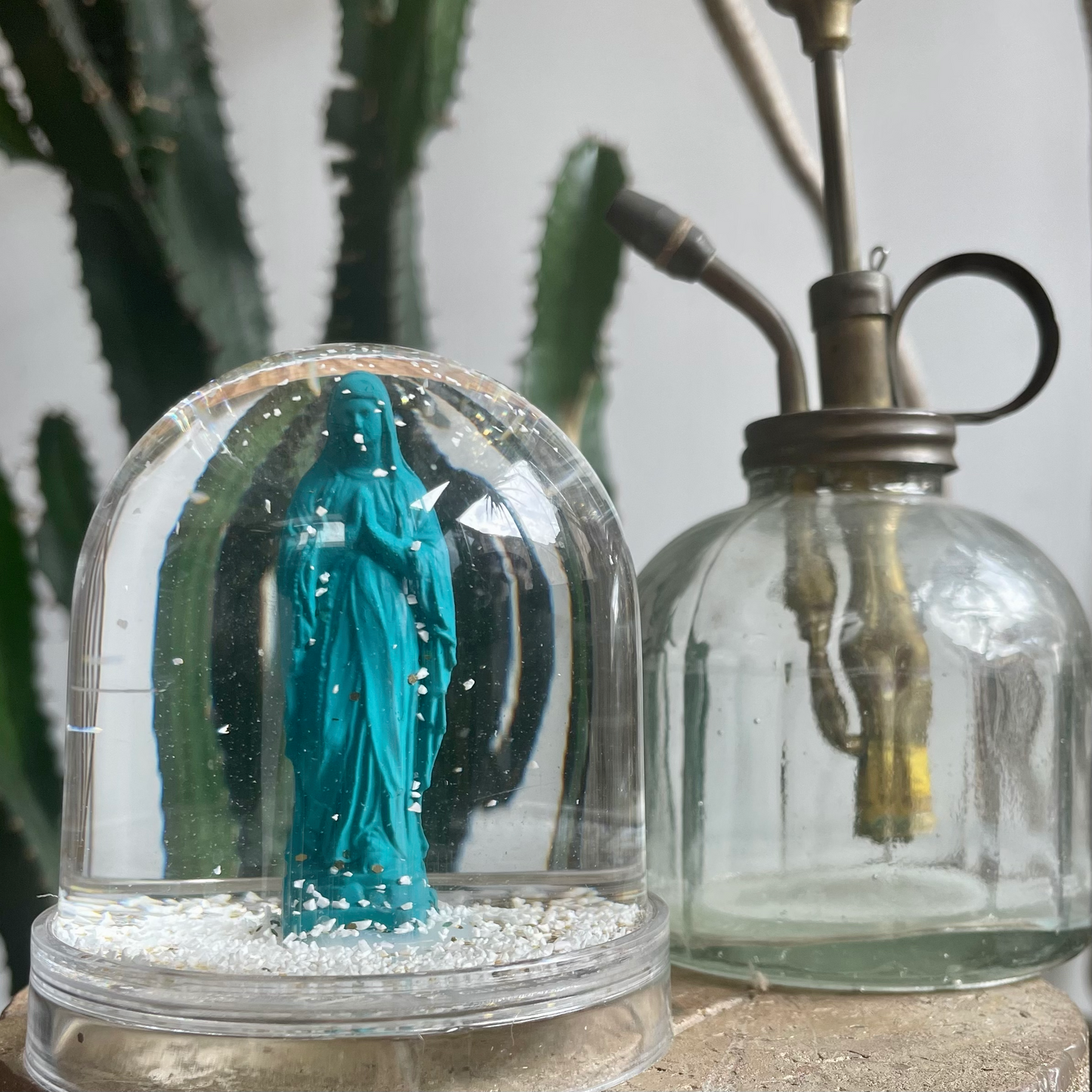 Boule à neige Vierge Marie bleu glacé