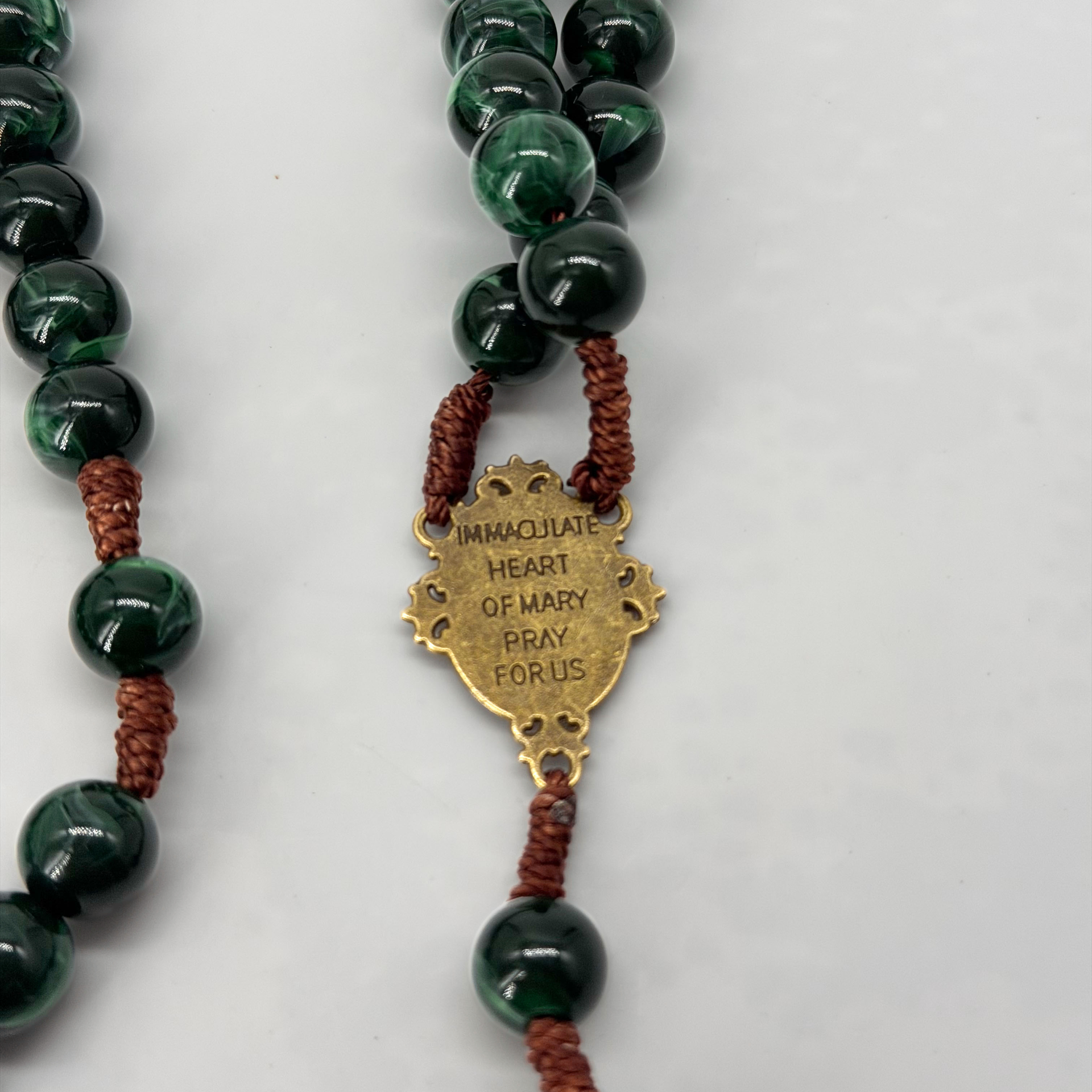 Chapelet Notre-Dame de Fatima en Malachite Reconstituée médaillon de dos