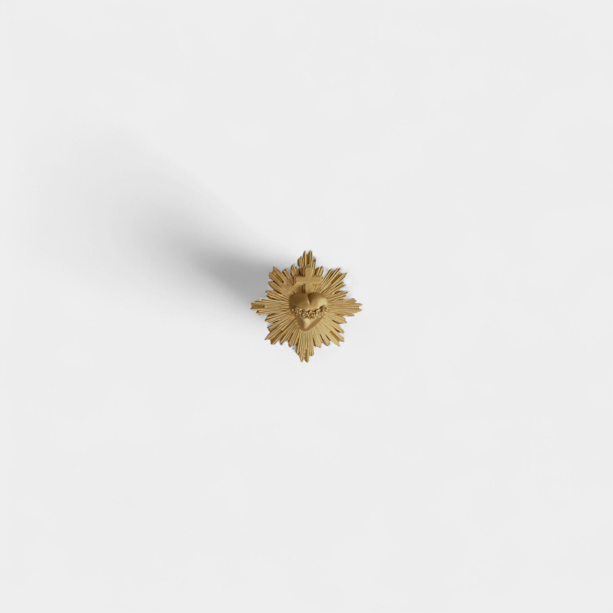 Ex-voto pin