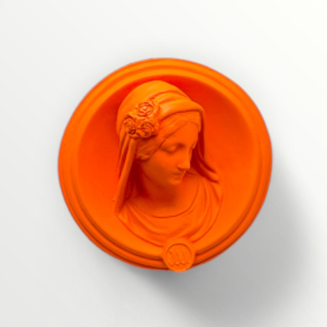 Ex-voto visage de Marie en relief - Selfie orange mandarine