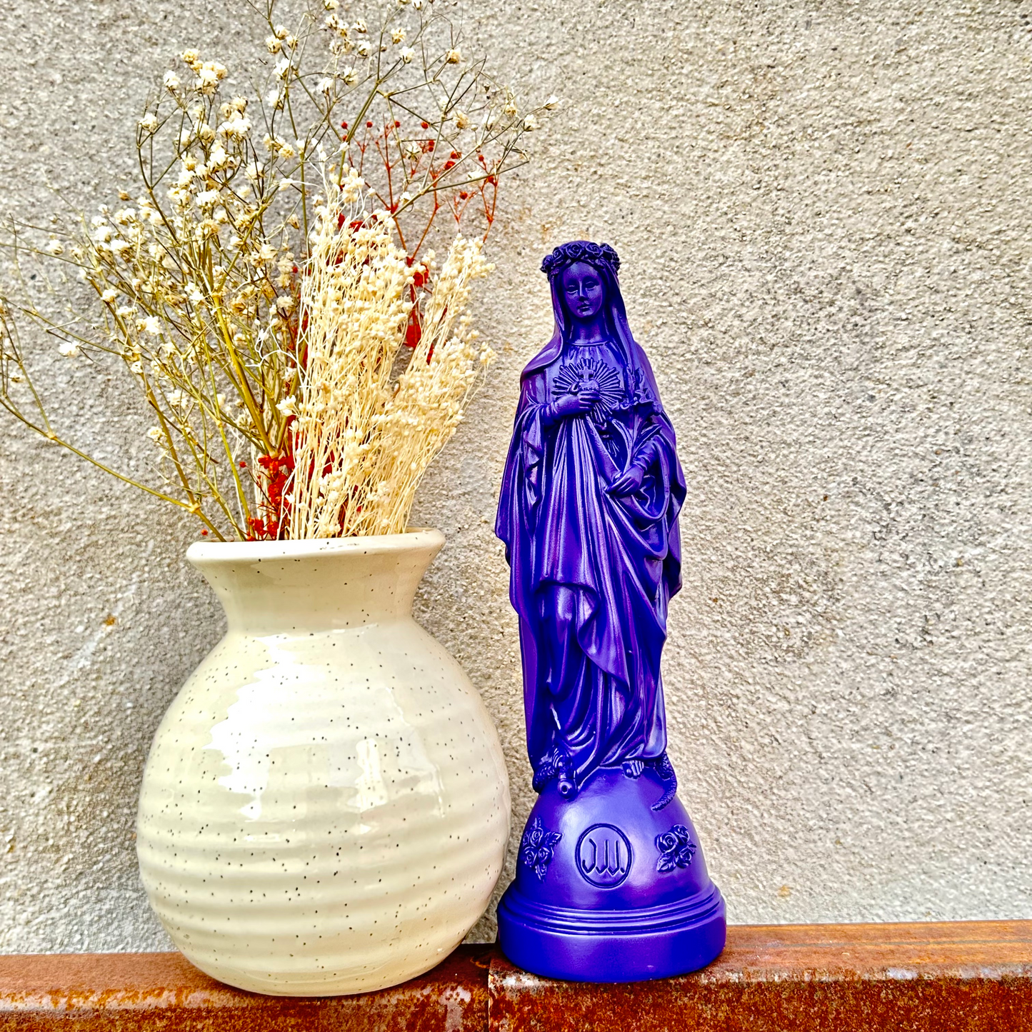 Statuette Marie aux fleurs couleurs Automne | Hiver 2023-2024 violet