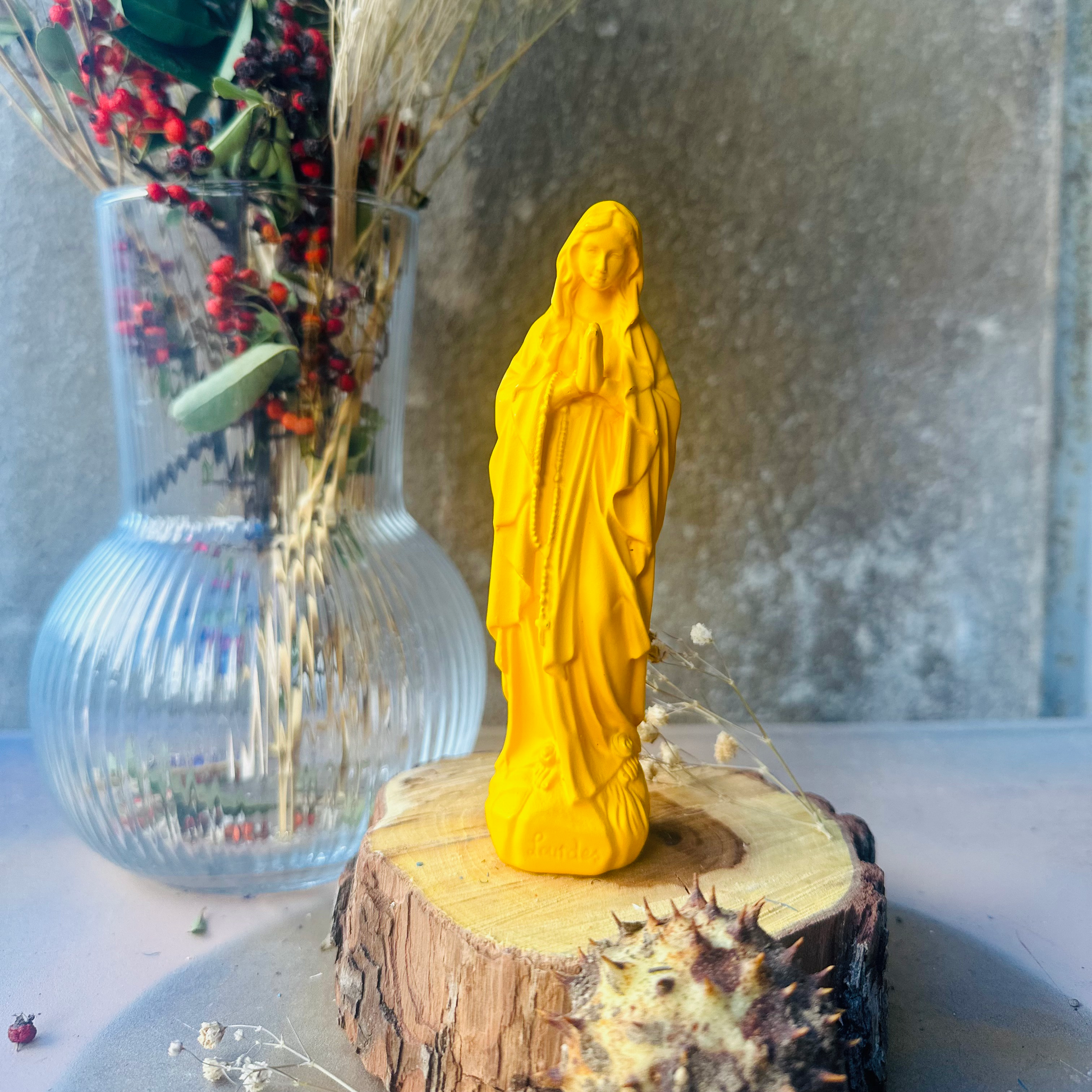 Statuette décoration d'intérieur Vierge Petite Marie Lourdes 12cm - couleurs automne |hiver jaune ambre