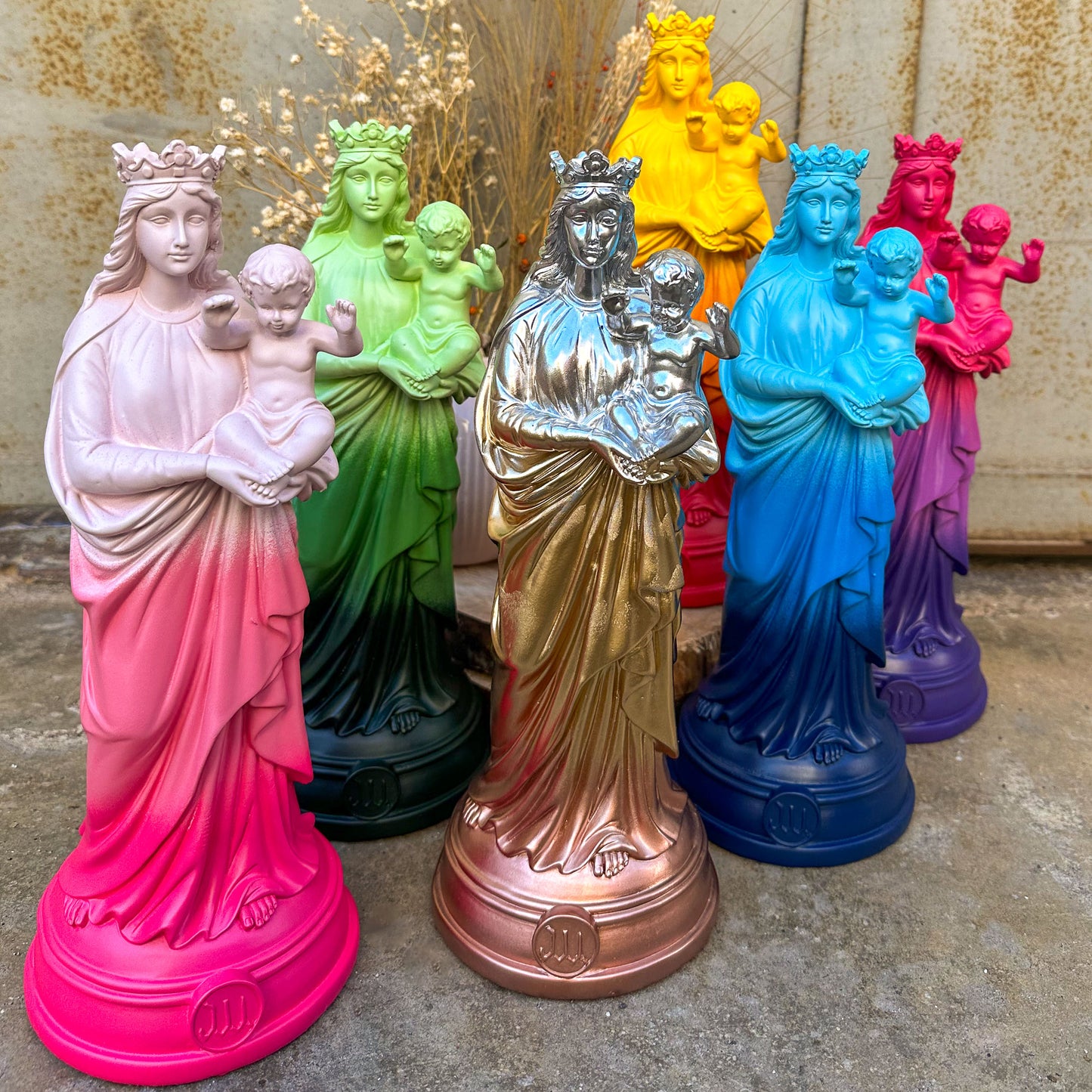 Statuettes décoration d'intérieur de Notre-Dame de la Garde tie and dye