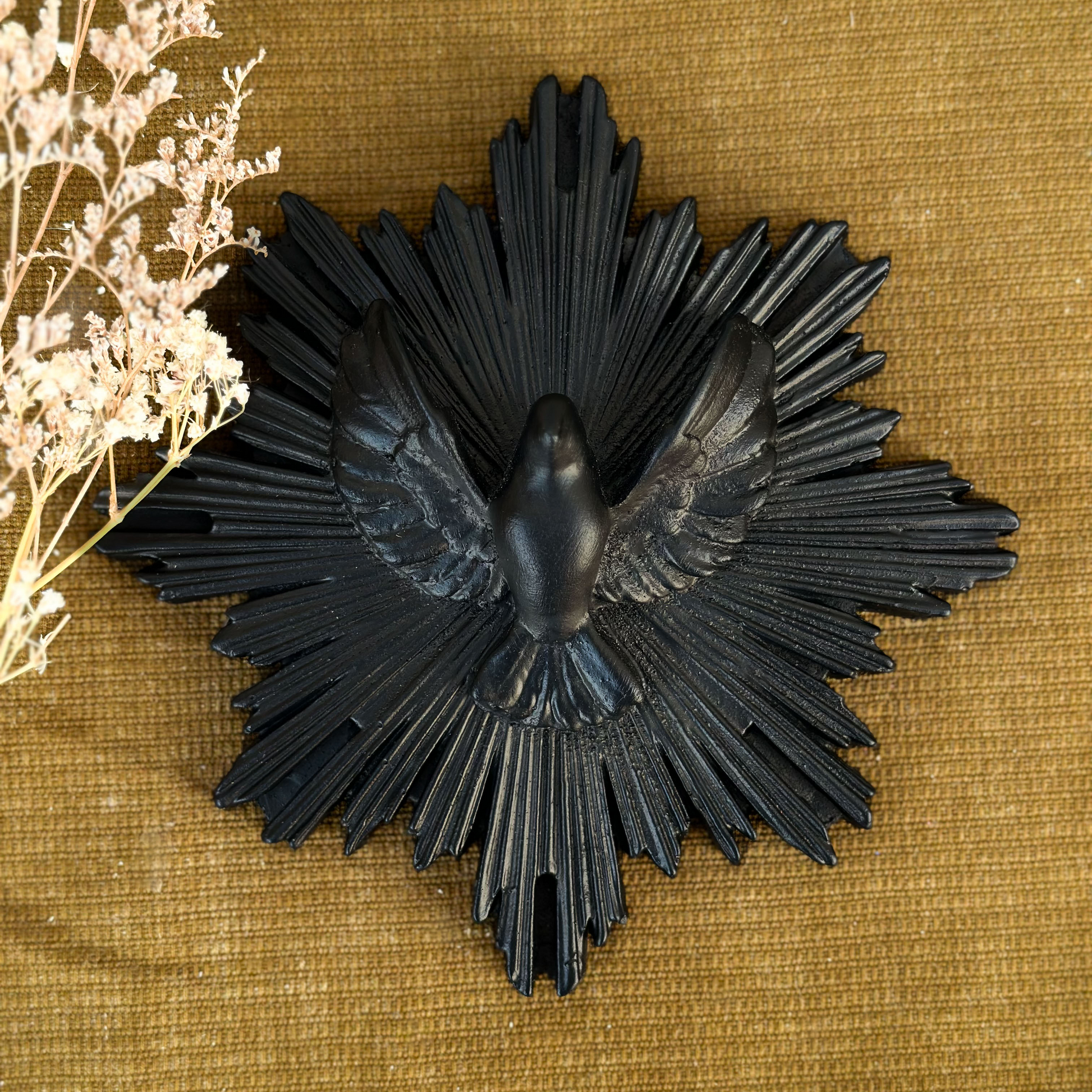 Ex-voto décoration murale oiseau "envole-moi" - couleurs intemporelles noir