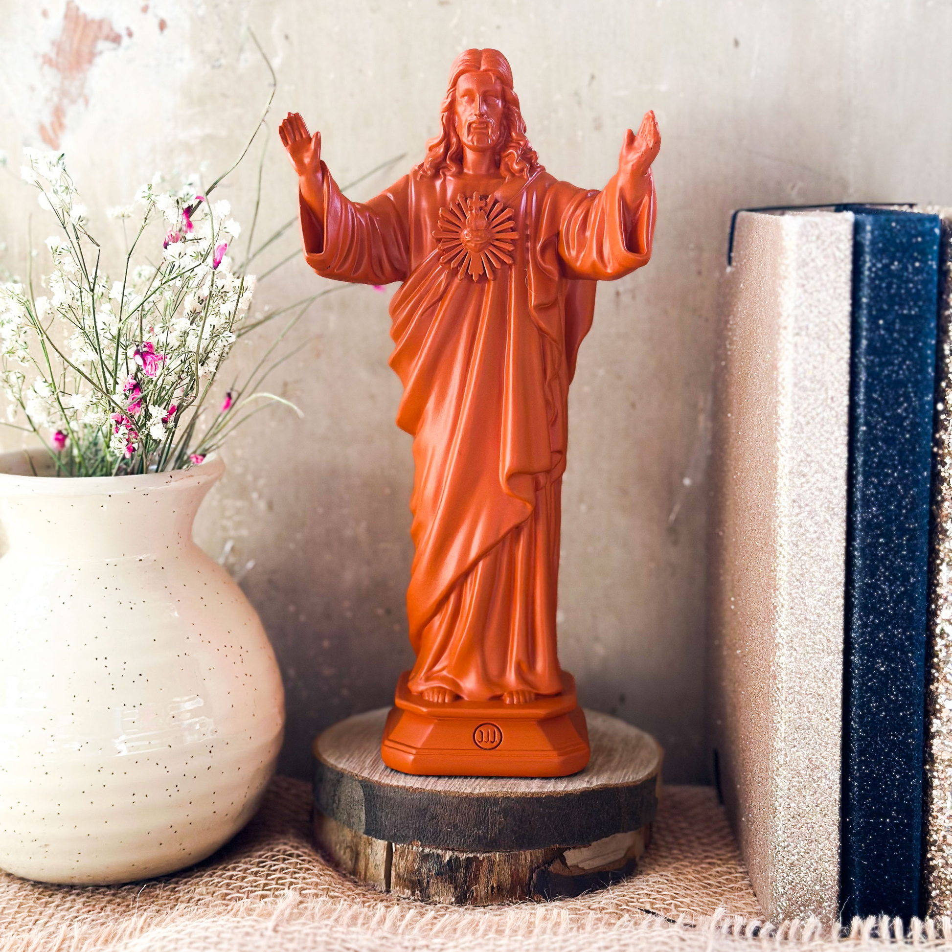 Statuette Jesus loves you - couleurs printemps | été orange