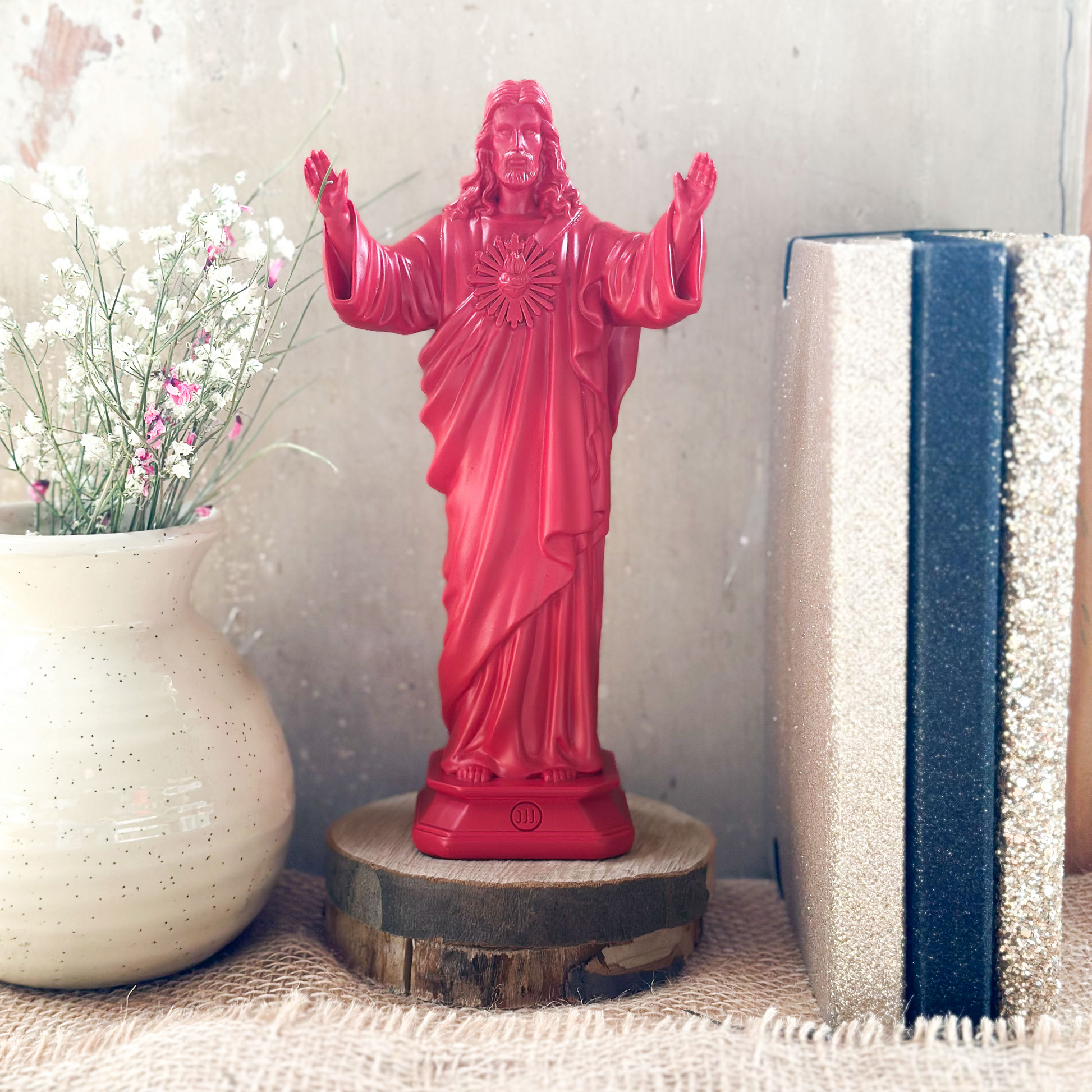 Statuette Jesus loves you - couleurs intemporelles corail