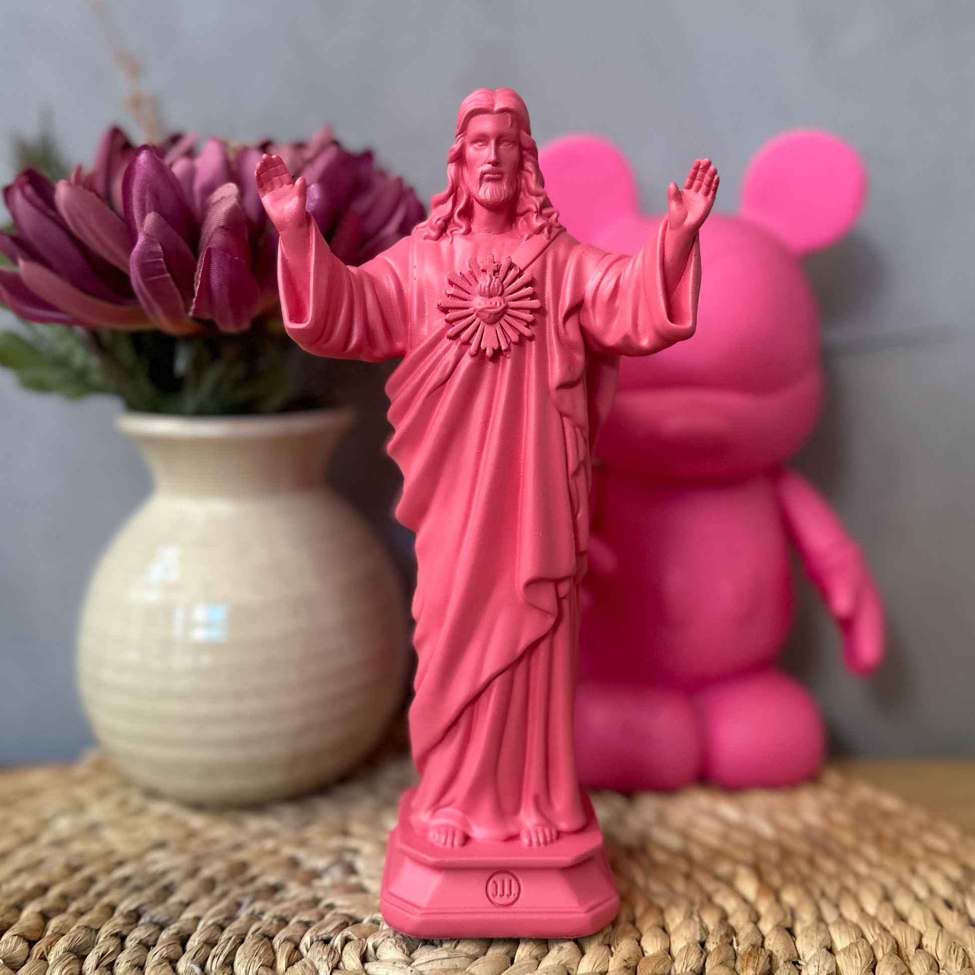 Statuette Jesus loves you - couleurs intemporelles bazooka