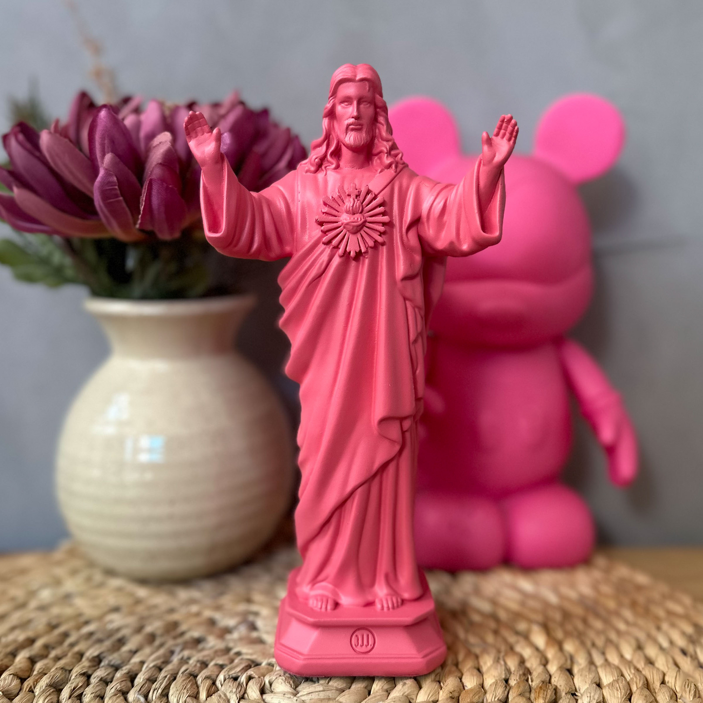 Statuette Jesus loves you- Kids rose bazooka