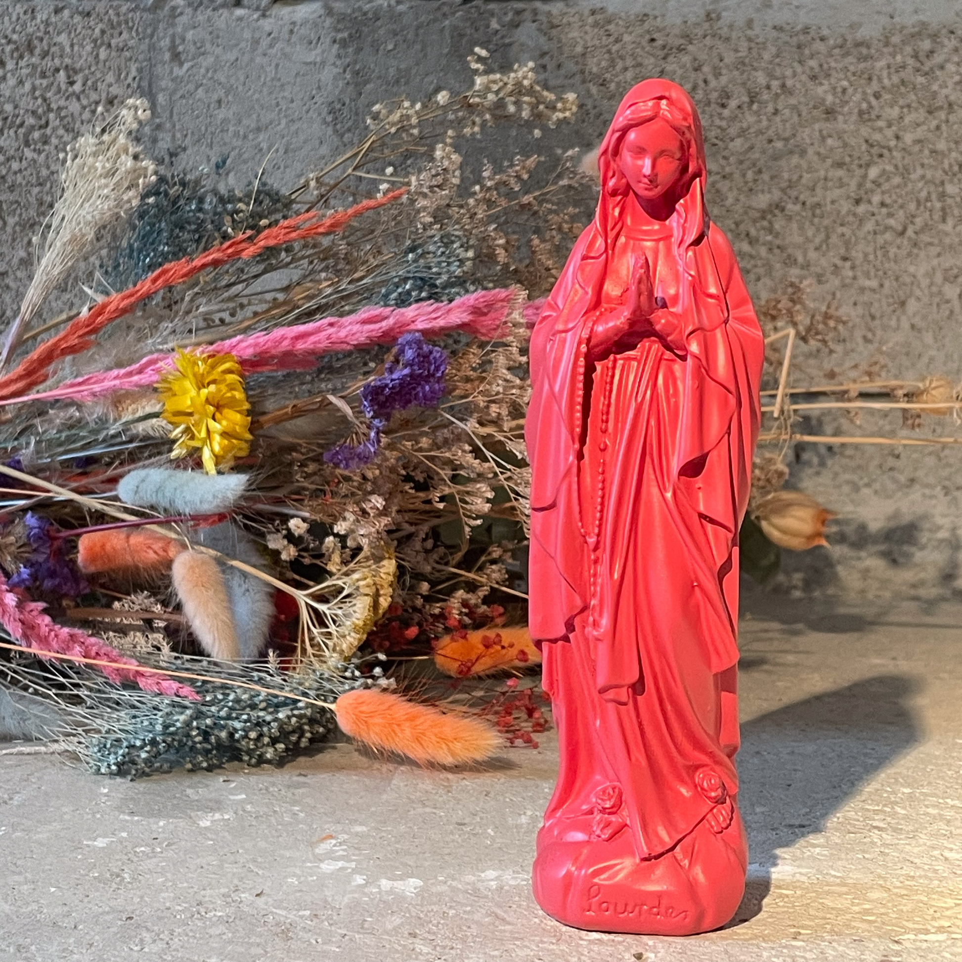 Statuette décoration d'intérieur Vierge Marie Lourdes corail