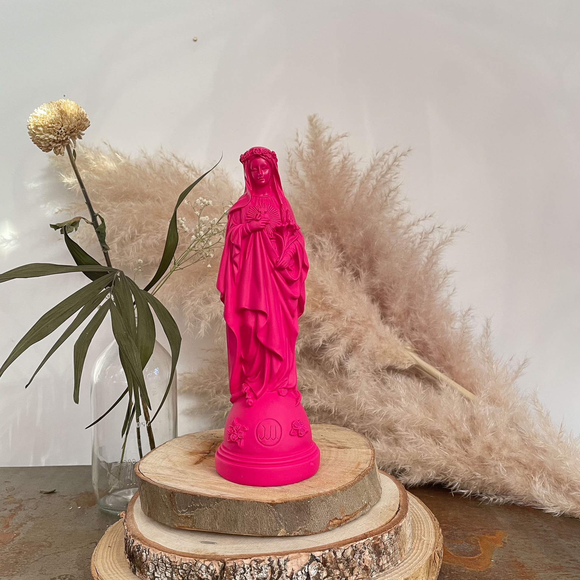 Statuettes Marie aux Fleurs - couleurs intemporelles pink