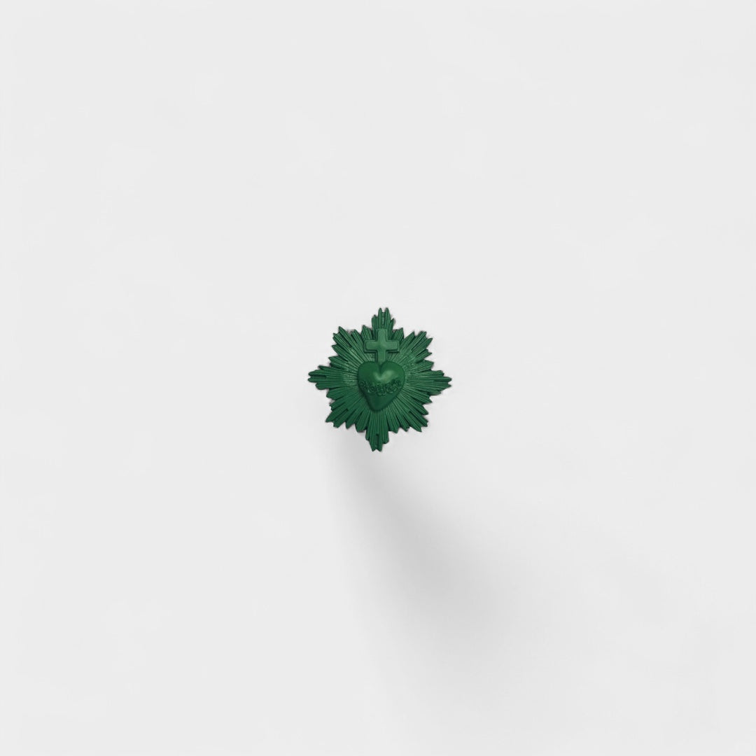 Ex-voto pin
