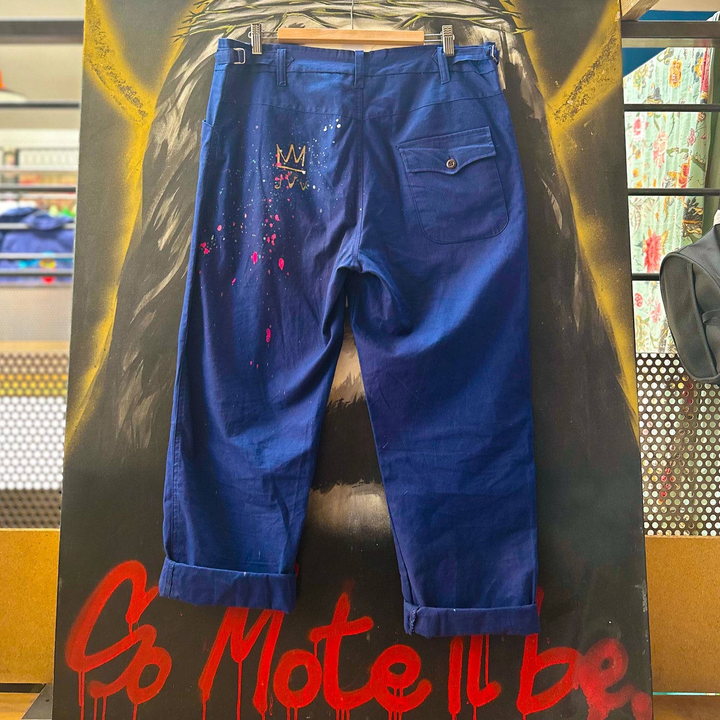 Pantalon bleu de Chine L'Anticher customisé par Dam's