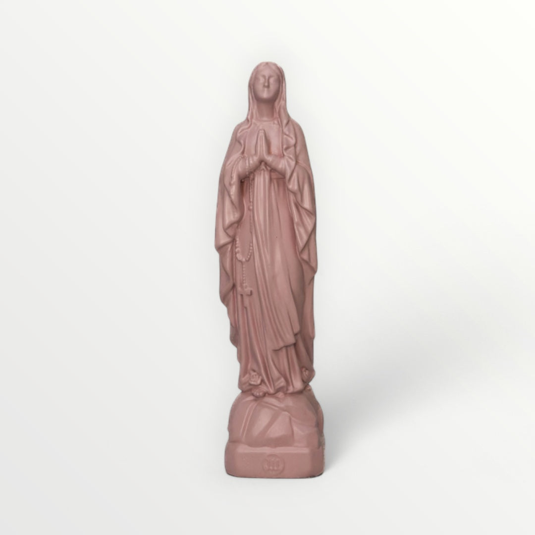 Statuette de la Vierge Marie de Lourdes, couleur Rose Poudré – J'ai vu la Vierge